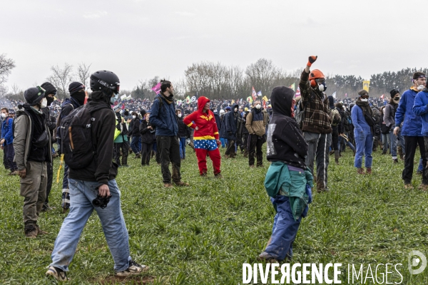 Rassemblement contre le projet de megabassine de Sainte-Soline 25032023