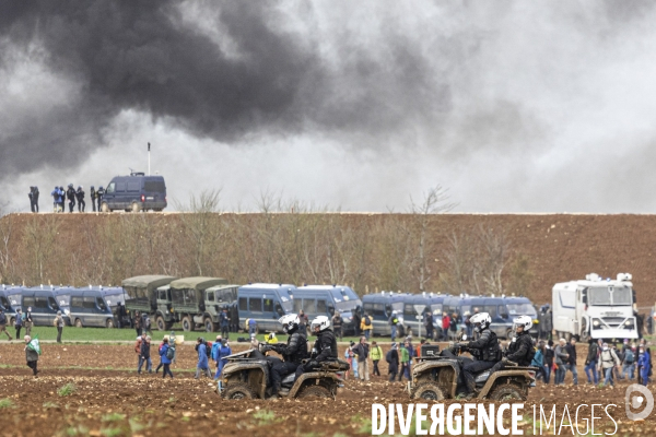 Rassemblement contre le projet de megabassine de Sainte-Soline 25032023