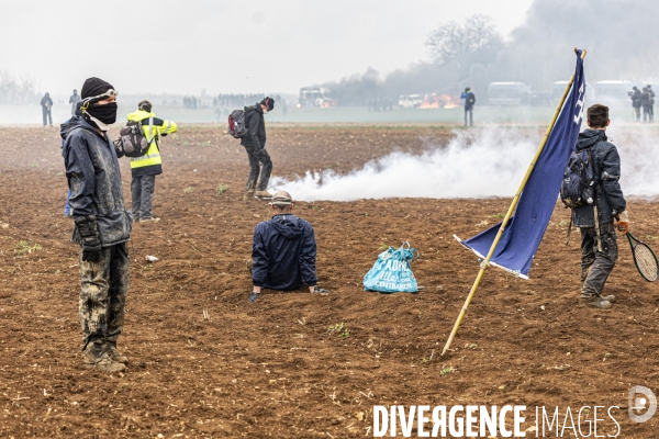 Rassemblement contre le projet de megabassine de Sainte-Soline 25032023