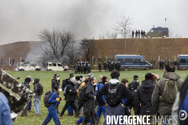 Rassemblement contre le projet de megabassine de Sainte-Soline 25032023