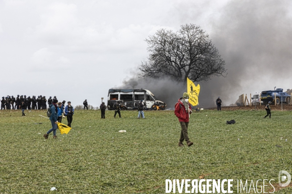 Rassemblement contre le projet de megabassine de Sainte-Soline 25032023