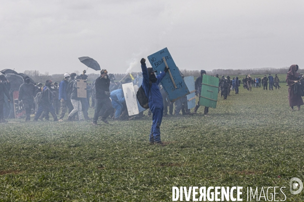 Rassemblement contre le projet de megabassine de Sainte-Soline 25032023