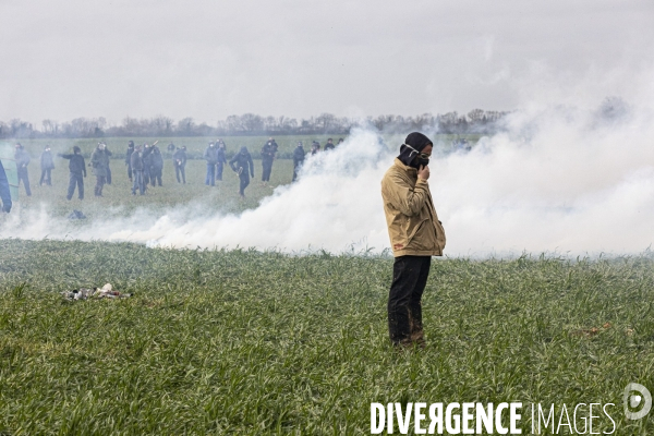 Rassemblement contre le projet de megabassine de Sainte-Soline 25032023