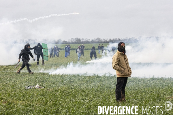 Rassemblement contre le projet de megabassine de Sainte-Soline 25032023