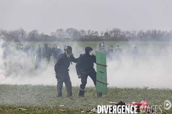 Rassemblement contre le projet de megabassine de Sainte-Soline 25032023