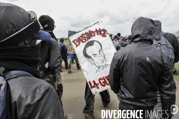 Rassemblement contre la construction de mégabassines à Sainte-Soline.