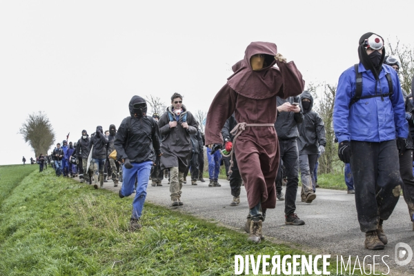 Rassemblement contre la construction de mégabassines à Sainte-Soline.