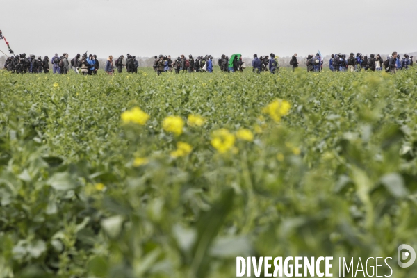 Rassemblement contre la construction de mégabassines à Sainte-Soline.