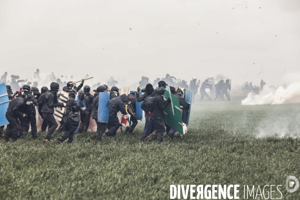 Rassemblement contre la construction de mégabassines à Sainte-Soline.