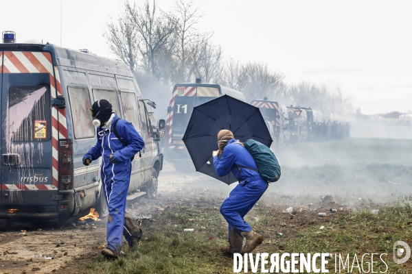 Rassemblement contre la construction de mégabassines à Sainte-Soline.