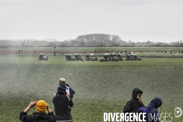 Rassemblement contre la construction de mégabassines à Sainte-Soline.