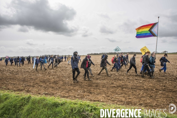 Manifestation organisée contre l inplantation d une méga-bassine à Sainte Soline