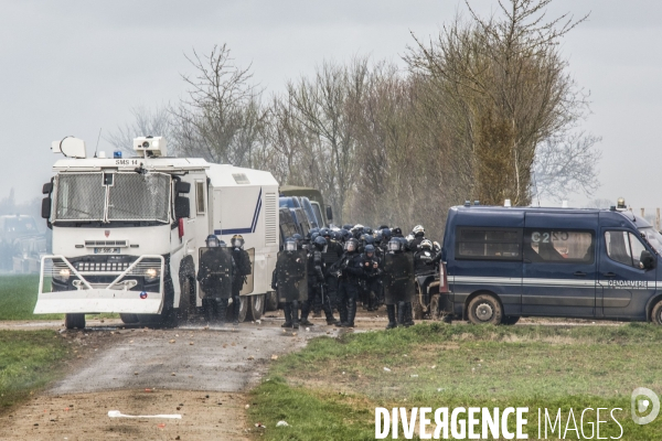 Manifestation organisée contre l inplantation d une méga-bassine à Sainte Soline