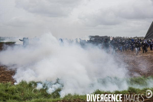 Manifestation organisée contre l inplantation d une méga-bassine à Sainte Soline