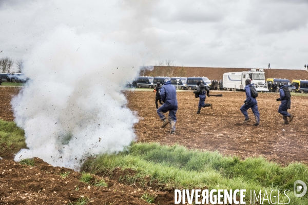 Manifestation organisée contre l inplantation d une méga-bassine à Sainte Soline