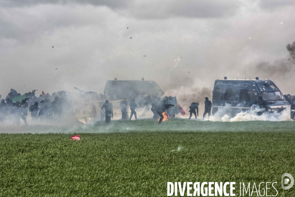 Manifestation organisée contre l inplantation d une méga-bassine à Sainte Soline