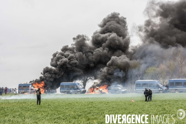 Manifestation organisée contre l inplantation d une méga-bassine à Sainte Soline