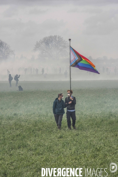 Manifestation organisée contre l inplantation d une méga-bassine à Sainte Soline