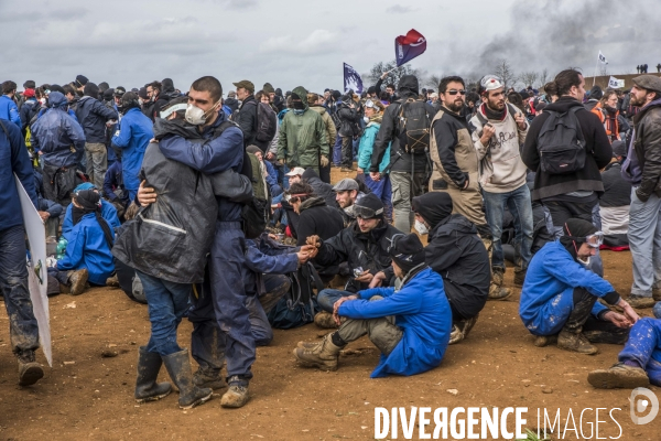 Manifestation organisée contre l inplantation d une méga-bassine à Sainte Soline