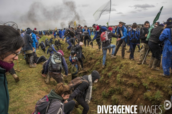 Manifestation organisée contre l inplantation d une méga-bassine à Sainte Soline