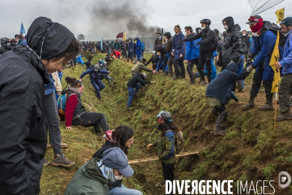 Manifestation organisée contre l inplantation d une méga-bassine à Sainte Soline