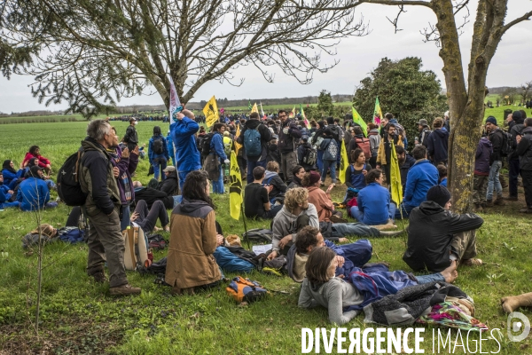 Manifestation organisée contre l inplantation d une méga-bassine à Sainte Soline