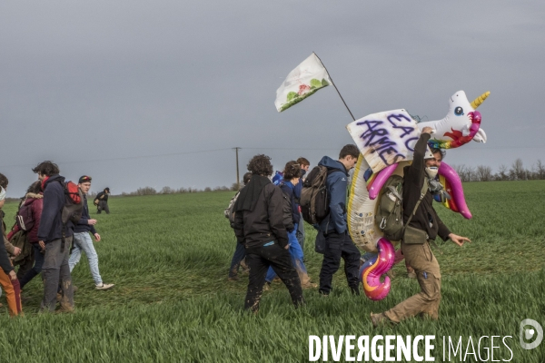 Manifestation organisée contre l inplantation d une méga-bassine à Sainte Soline