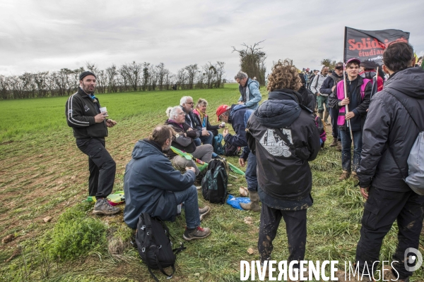 Manifestation organisée contre l inplantation d une méga-bassine à Sainte Soline