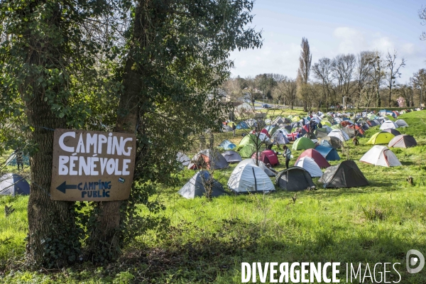 Manifestation organisée contre l inplantation d une méga-bassine à Sainte Soline