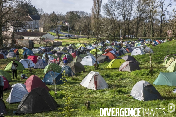 Manifestation organisée contre l inplantation d une méga-bassine à Sainte Soline