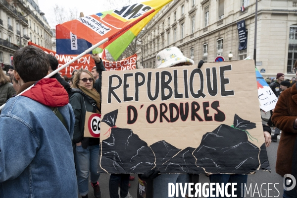 LA MANIFESTATION CONTRE LA REFORME DES RETRAITES, Paris. 10e journée de mobilisation le 28/03/2023