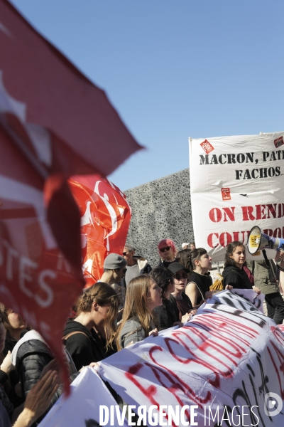 Jeunes lores de la 11eme journée de protestation