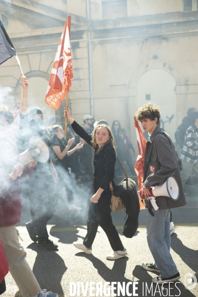 Jeunes lores de la 11eme journée de protestation