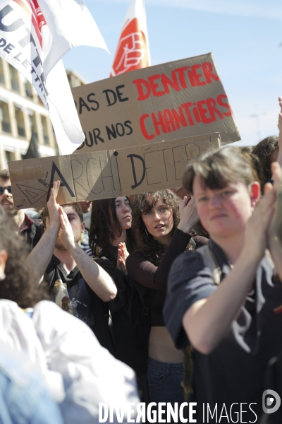 Jeunes lores de la 11eme journée de protestation