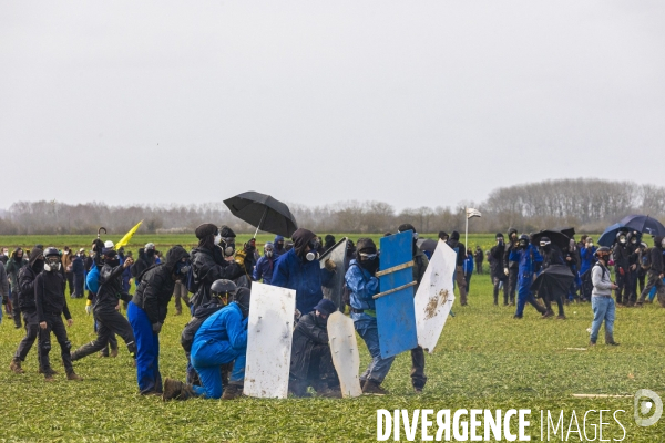 Rassemblement contre le projet de megabassine de Sainte-Soline 25032023