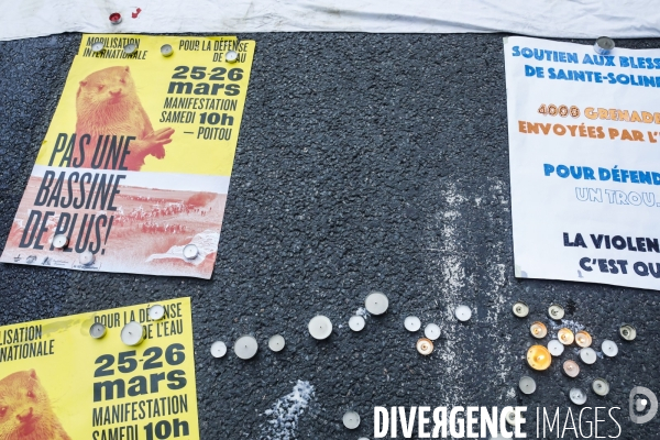 Rassemblement devant toutes les préfectures de France à l appel des Soulèvements de la terre contre la violence à Sainte-soline