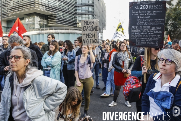 Rassemblement devant toutes les préfectures de France à l appel des Soulèvements de la terre contre la violence à Sainte-soline