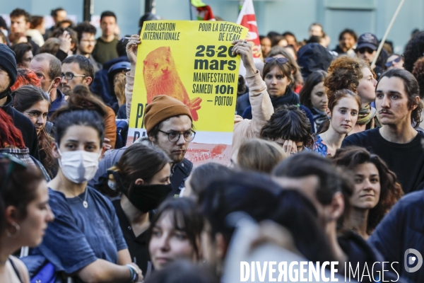 Rassemblement devant toutes les préfectures de France à l appel des Soulèvements de la terre contre la violence à Sainte-soline