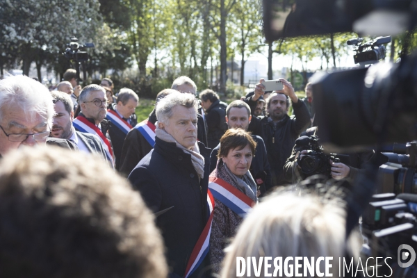 Des elus de gauche remettent une lettre contre la reforme des retraites à l Elysee