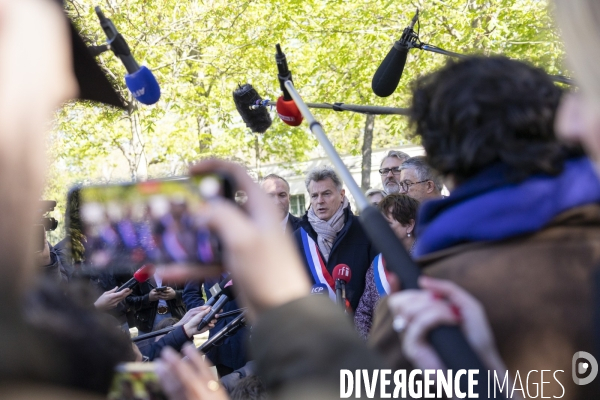 Des elus de gauche remettent une lettre contre la reforme des retraites à l Elysee