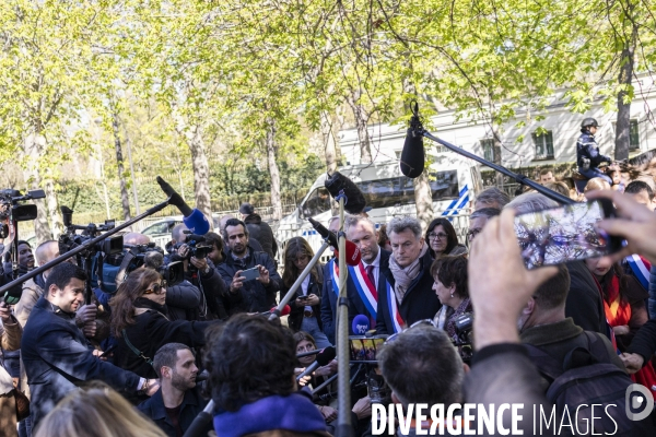 Des elus de gauche remettent une lettre contre la reforme des retraites à l Elysee