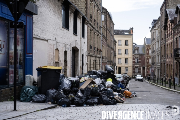 Grève des éboueurs au Havre