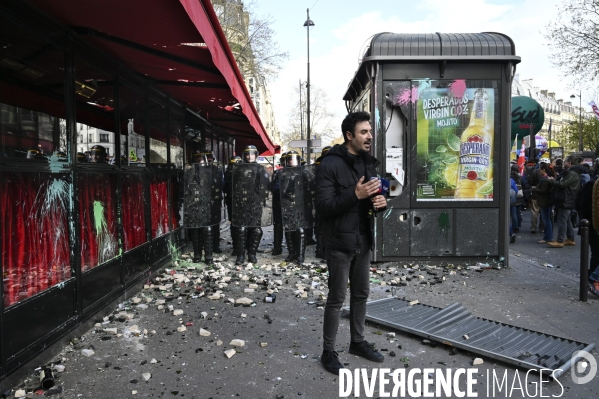 MANIFESTATION CONTRE LA REFORME DES RETRAITES, à Paris le 6/04/2023.. Dégradations sur cette 11e journée de mobilisation.