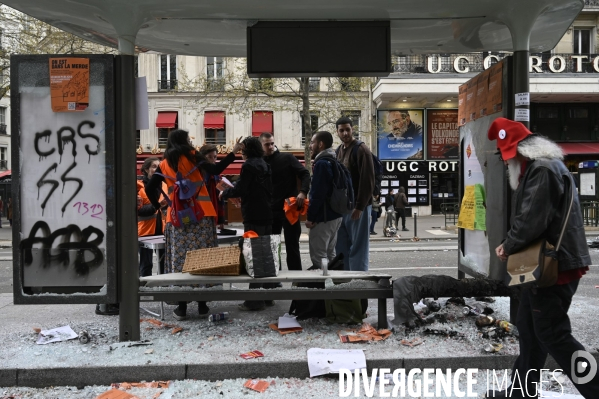 MANIFESTATION CONTRE LA REFORME DES RETRAITES, à Paris le 6/04/2023.. Dégradations sur cette 11e journée de mobilisation.