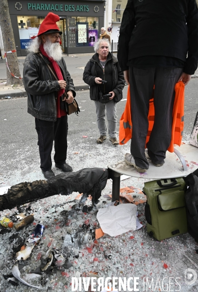 MANIFESTATION CONTRE LA REFORME DES RETRAITES, à Paris le 6/04/2023.. Dégradations sur cette 11e journée de mobilisation.