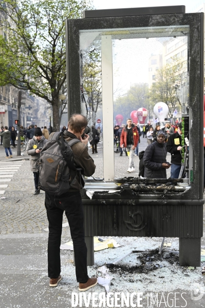 MANIFESTATION CONTRE LA REFORME DES RETRAITES, à Paris le 6/04/2023.. Dégradations sur cette 11e journée de mobilisation.