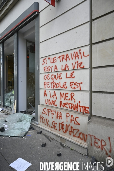 MANIFESTATION CONTRE LA REFORME DES RETRAITES, à Paris le 6/04/2023.. Dégradations sur cette 11e journée de mobilisation.