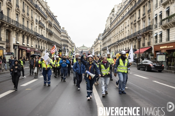 Des manifestants envahissent les locaux de BlackRock