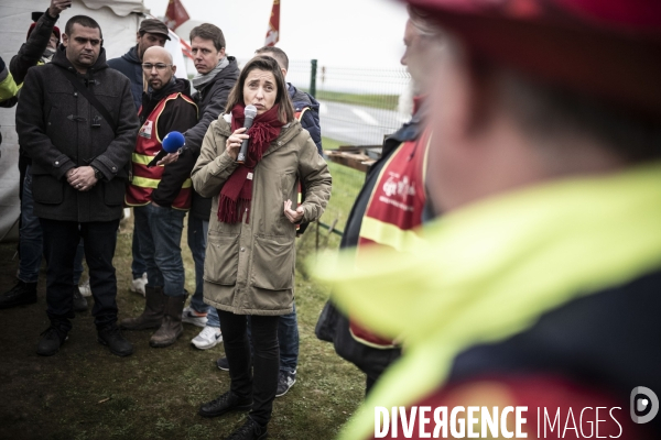 Sophie Binet, piquet de grève devant Storengy