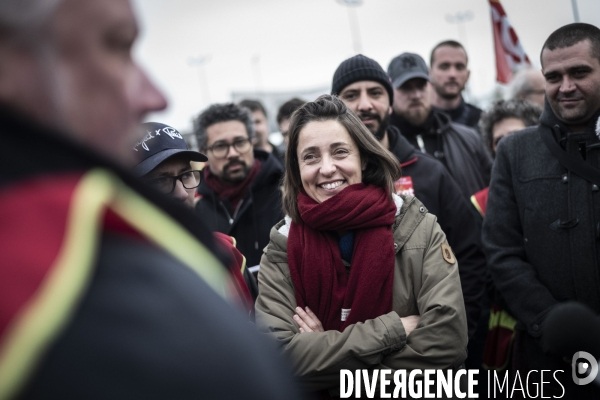 Sophie Binet, piquet de grève devant Storengy